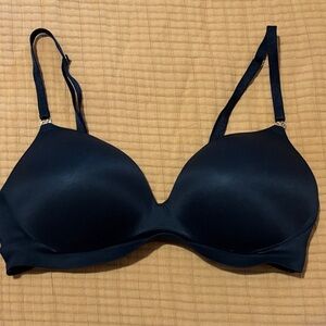 Victoria’s Secret Dream Angels Wireless Push Up Bra
